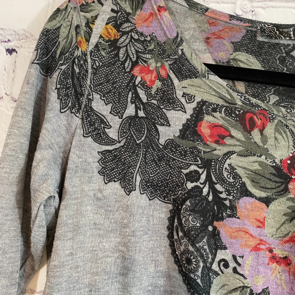 Pretty Shirt - Picture 5 of 7
